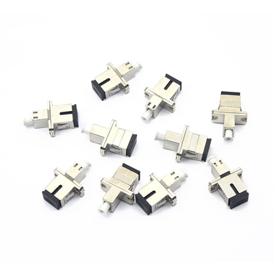 Speichertemperatur -40°C bis 85°C Metallgehäuse SC UPC zu LC UPC Simplex-Faseroptikadapter mit Flansche