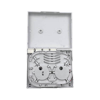 Weiße 4-Port FTTH-Terminalbox mit SC-LC-Adaptern