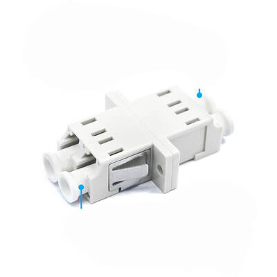 FTTH LC UPC Optical Quadruplex Adapter mit Flansch-Haltbarkeit 0,2 dB 500 Zyklus abgeschlossen